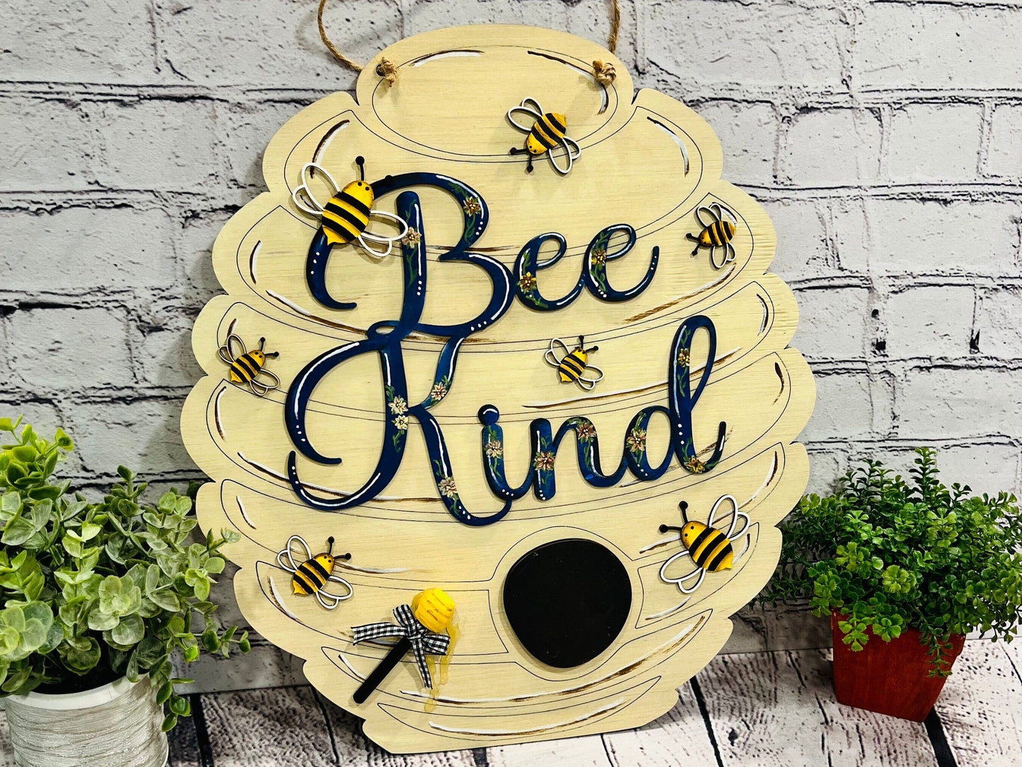 Bee kind wall decor